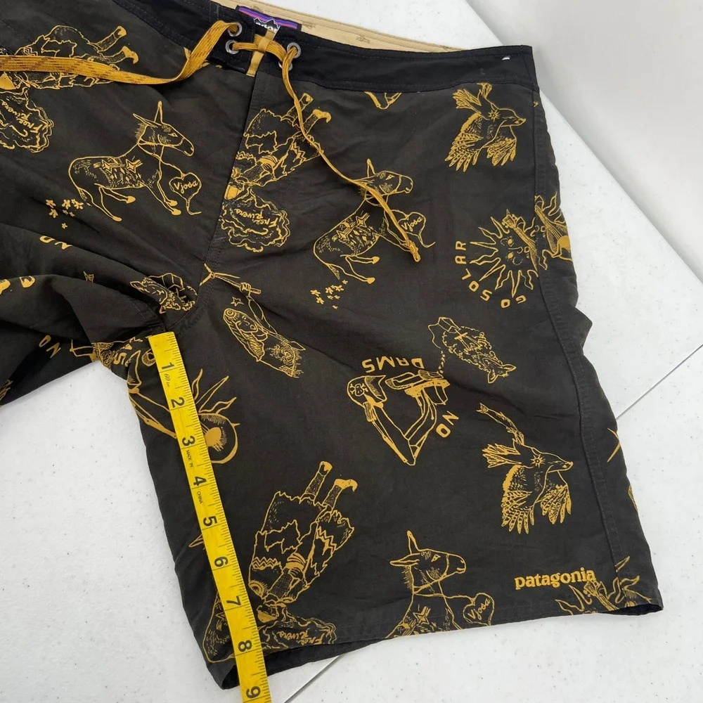 Patagonia Men 34 Stretch Planing Board Shorts Black Yellow No Dams Print
